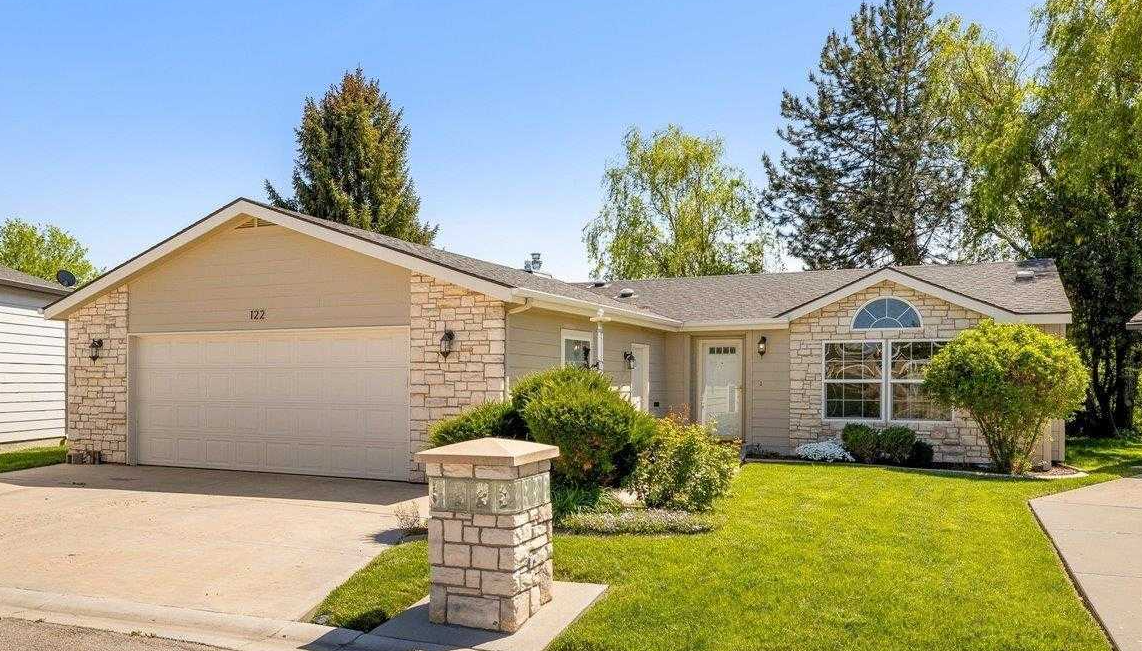 energy-efficient-home-exterior-with-stone-accents-at-brooke-view-in-boise-id